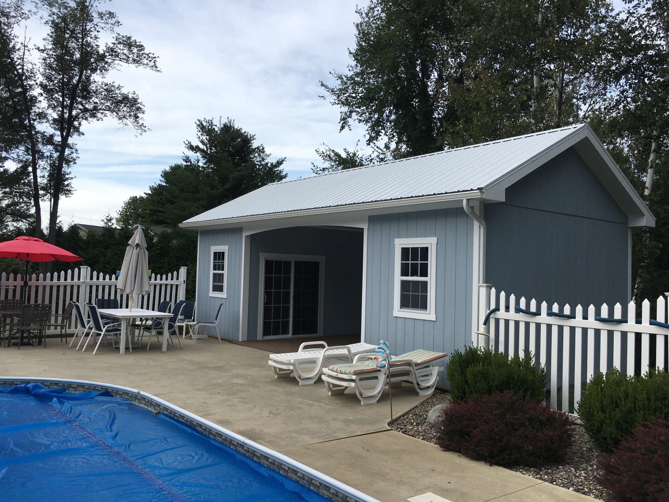 pool-houses-cabins